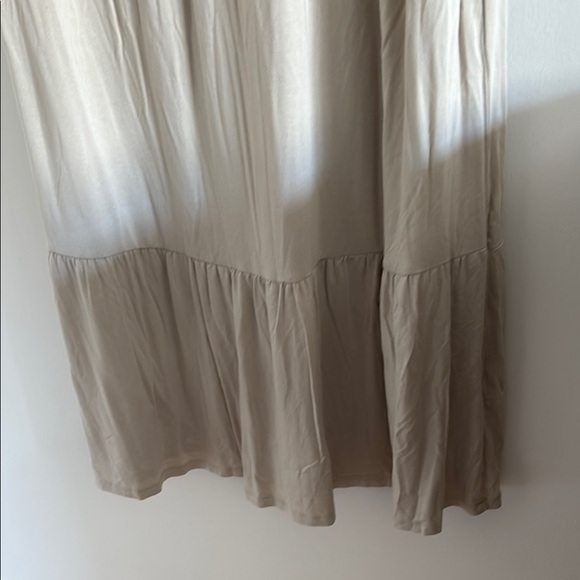 ASOS Design beige tiered maxi dress - Picture 3 of 5